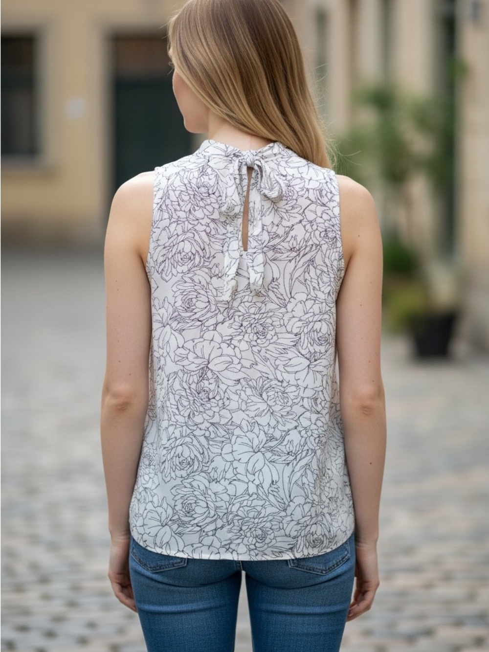 Banana Republic Boxy Sleeveless Tank Top - Picture 2 of 7